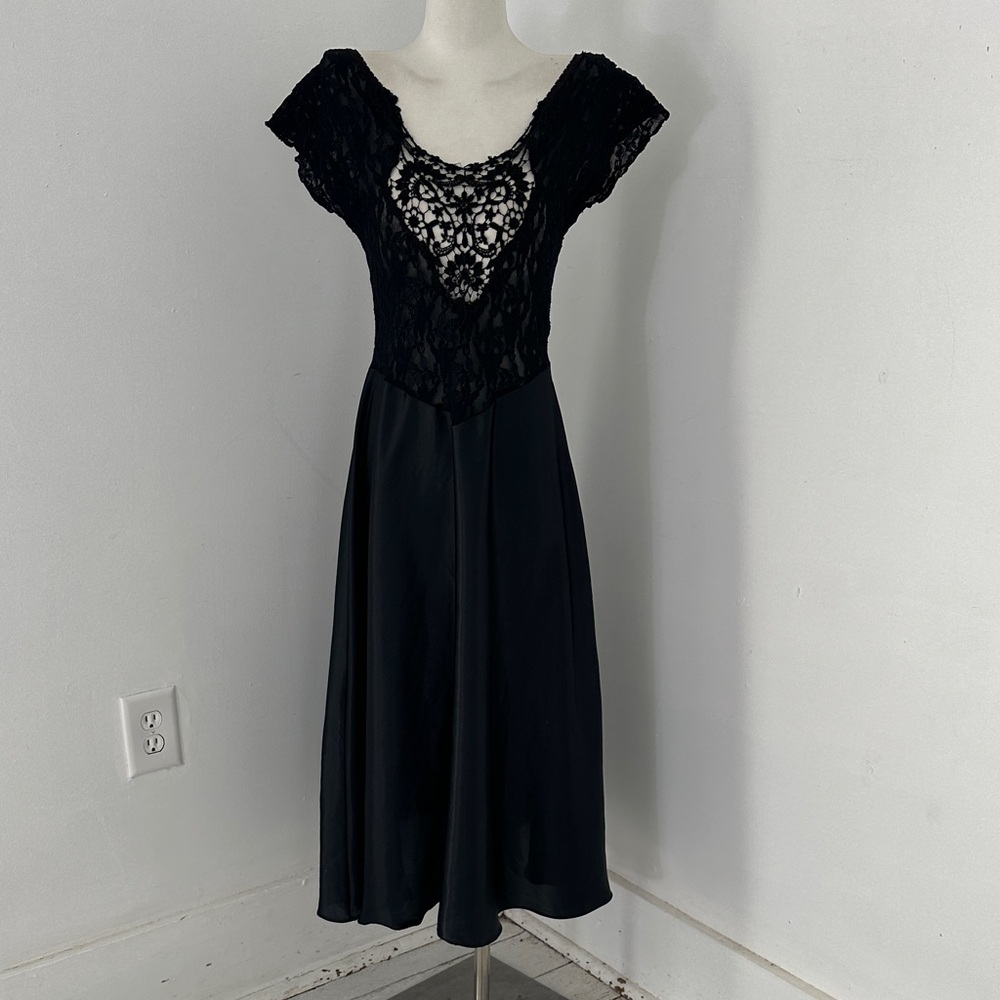 Vintage 80s Sexy Witchy Goth Lace Upper Fit And Flare Nightgown